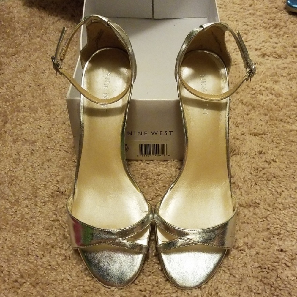 Nine West pump